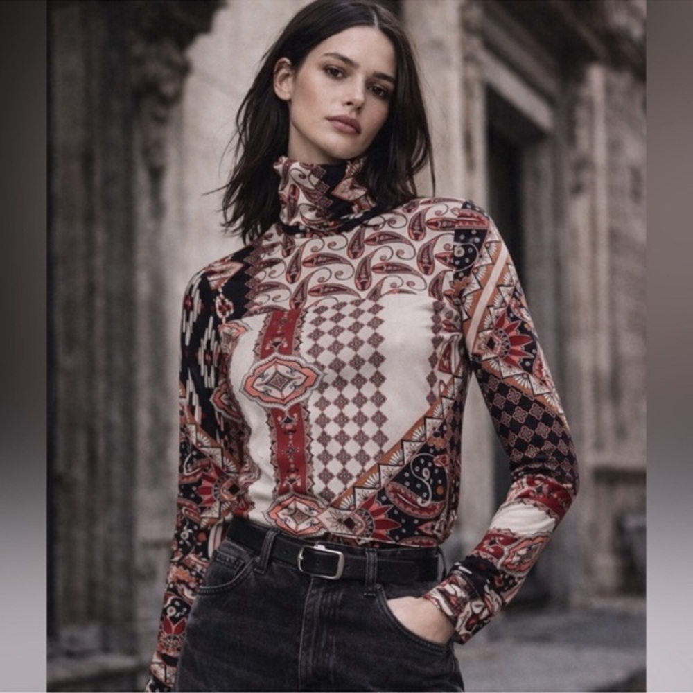 CARA CARA piper paisley  turtleneck top size XS